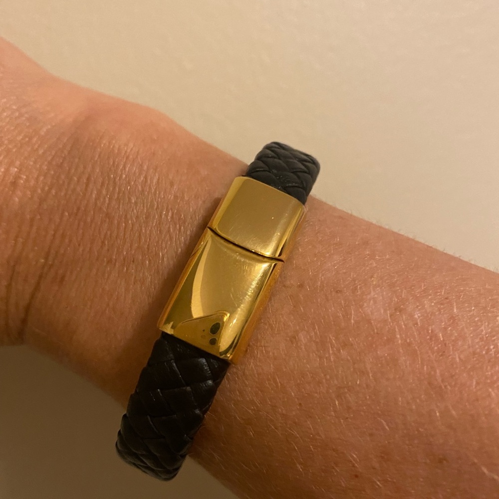 Nogu black leather and gold bracelet